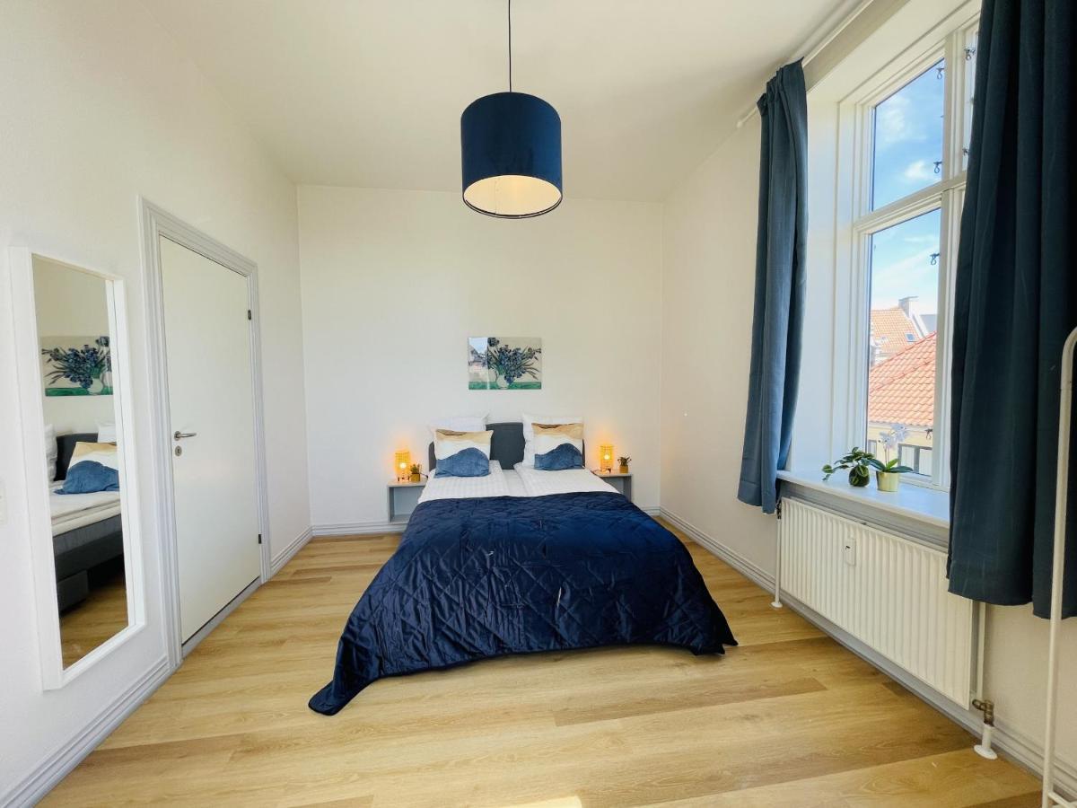 Aday - Blue Light Suite Apartment In The Center Of Hjørring Екстериор снимка